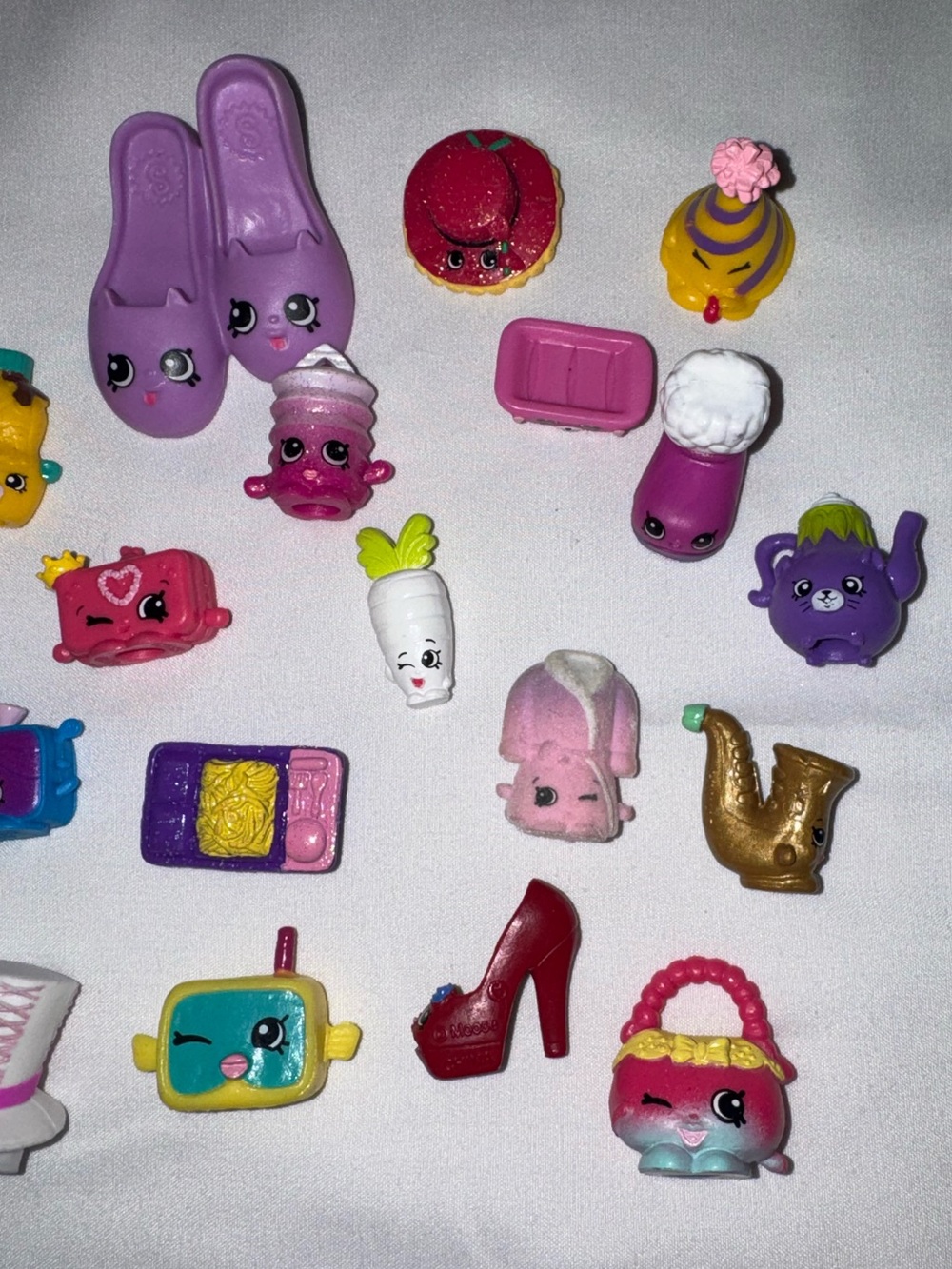 Shopkins bundle - Picture 3 of 4